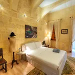 Magestic Palazzo, Jacuzzi On Roof Terrace Goval-3 バレッタ