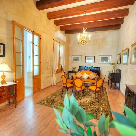 Magestic Palazzo, Jacuzzi On Roof Terrace Goval-3 *