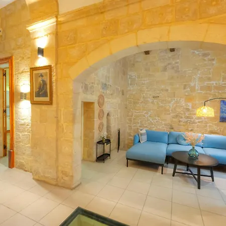 Magestic Palazzo, Jacuzzi On Roof Terrace Goval-3 בית נופש