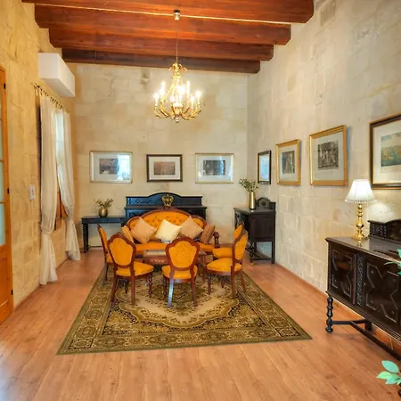 בית נופש Magestic Palazzo, Jacuzzi On Roof Terrace Goval-3