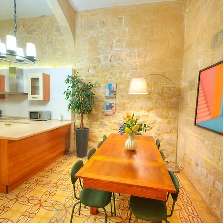 בית נופש Magestic Palazzo, Jacuzzi On Roof Terrace Goval-3 ואלטה