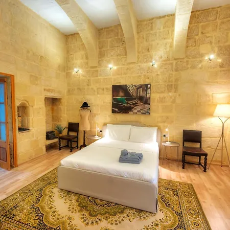 בית נופש Magestic Palazzo, Jacuzzi On Roof Terrace Goval-3 ואלטה