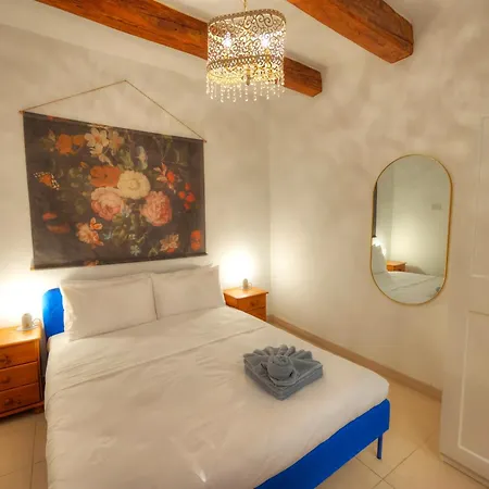 Magestic Palazzo, Jacuzzi On Roof Terrace Goval-3