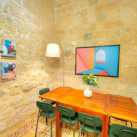 Magestic Palazzo, Jacuzzi On Roof Terrace Goval-3 Valletta