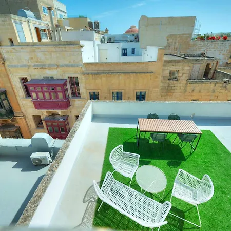 Magestic Palazzo, Jacuzzi On Roof Terrace Goval-3