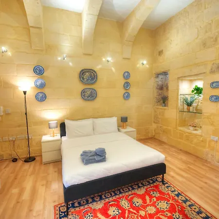 Magestic Palazzo, Jacuzzi On Roof Terrace Goval-3 *