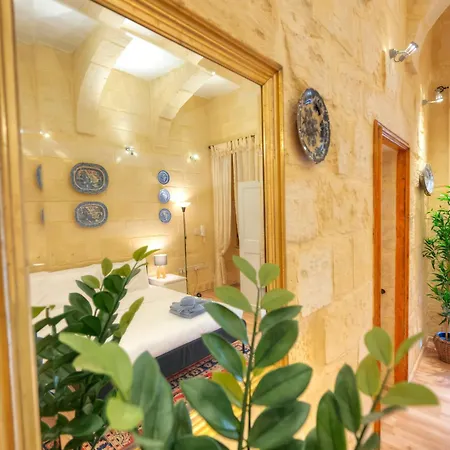 Magestic Palazzo, Jacuzzi On Roof Terrace Goval-3 Valletta