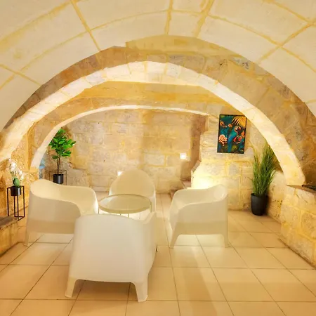 Magestic Palazzo, Jacuzzi On Roof Terrace Goval-3 Holiday home *