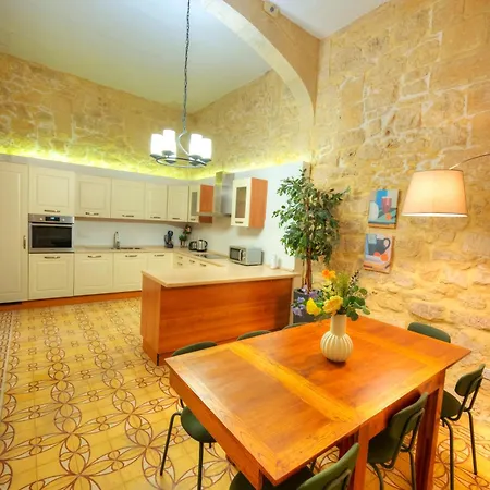 Holiday home Magestic Palazzo, Jacuzzi On Roof Terrace Goval-3 Valletta