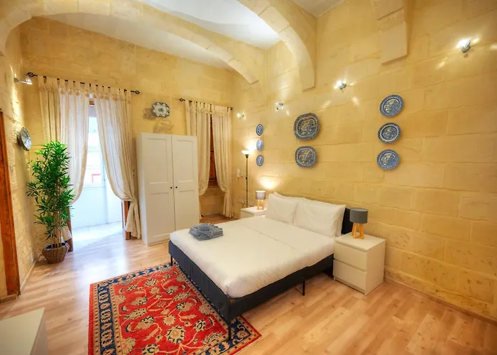 Magestic Palazzo, Jacuzzi On Roof Terrace Goval-3 *