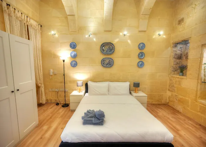 Magestic Palazzo, Jacuzzi On Roof Terrace Goval-3 * Valletta