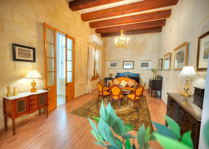 Magestic Palazzo, Jacuzzi On Roof Terrace Goval-3 *