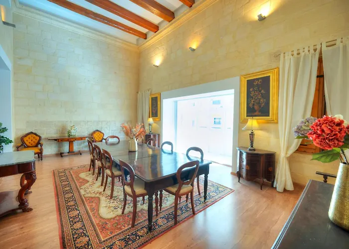 Magestic Palazzo, Jacuzzi On Roof Terrace Goval-3 Vakantiehuis Valletta