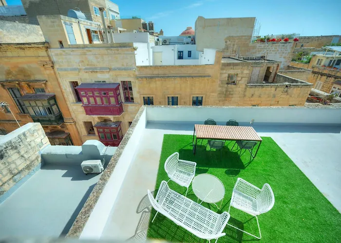 Magestic Palazzo, Jacuzzi On Roof Terrace Goval-3