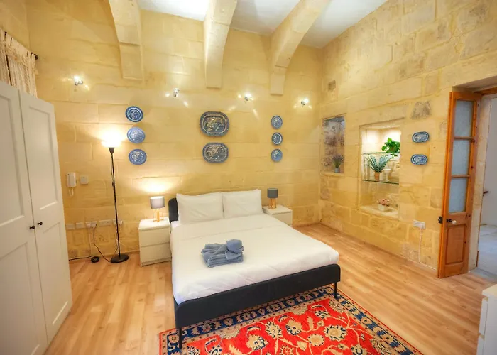 Magestic Palazzo, Jacuzzi On Roof Terrace Goval-3 *