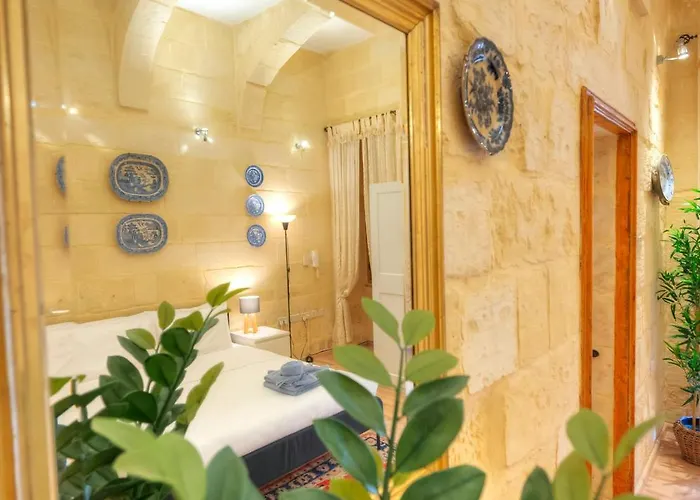 Magestic Palazzo, Jacuzzi On Roof Terrace Goval-3 Valletta