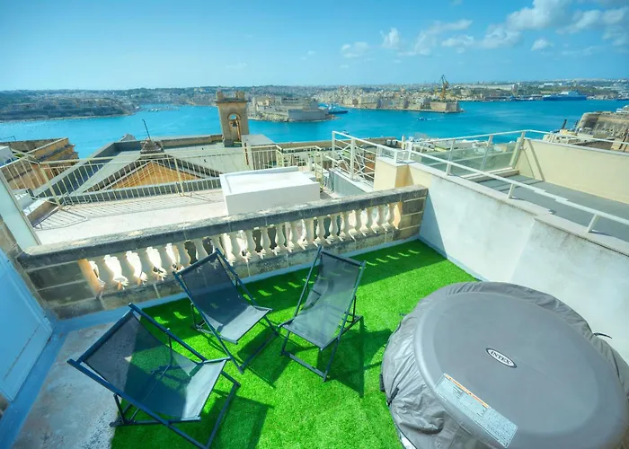 Magestic Palazzo, Jacuzzi On Roof Terrace Goval-3